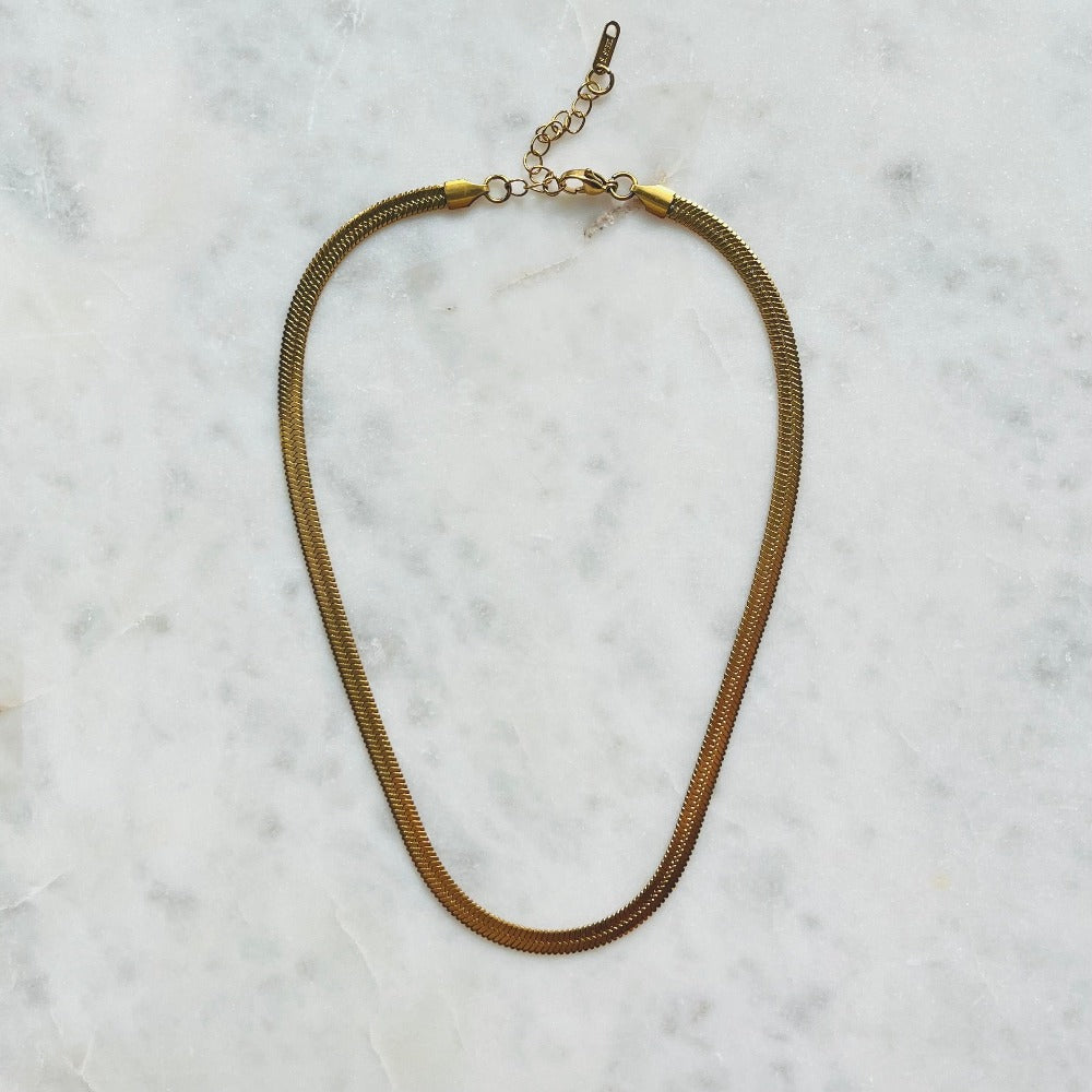 EVERLY | 5mm Thick Herringbone Necklace | Short