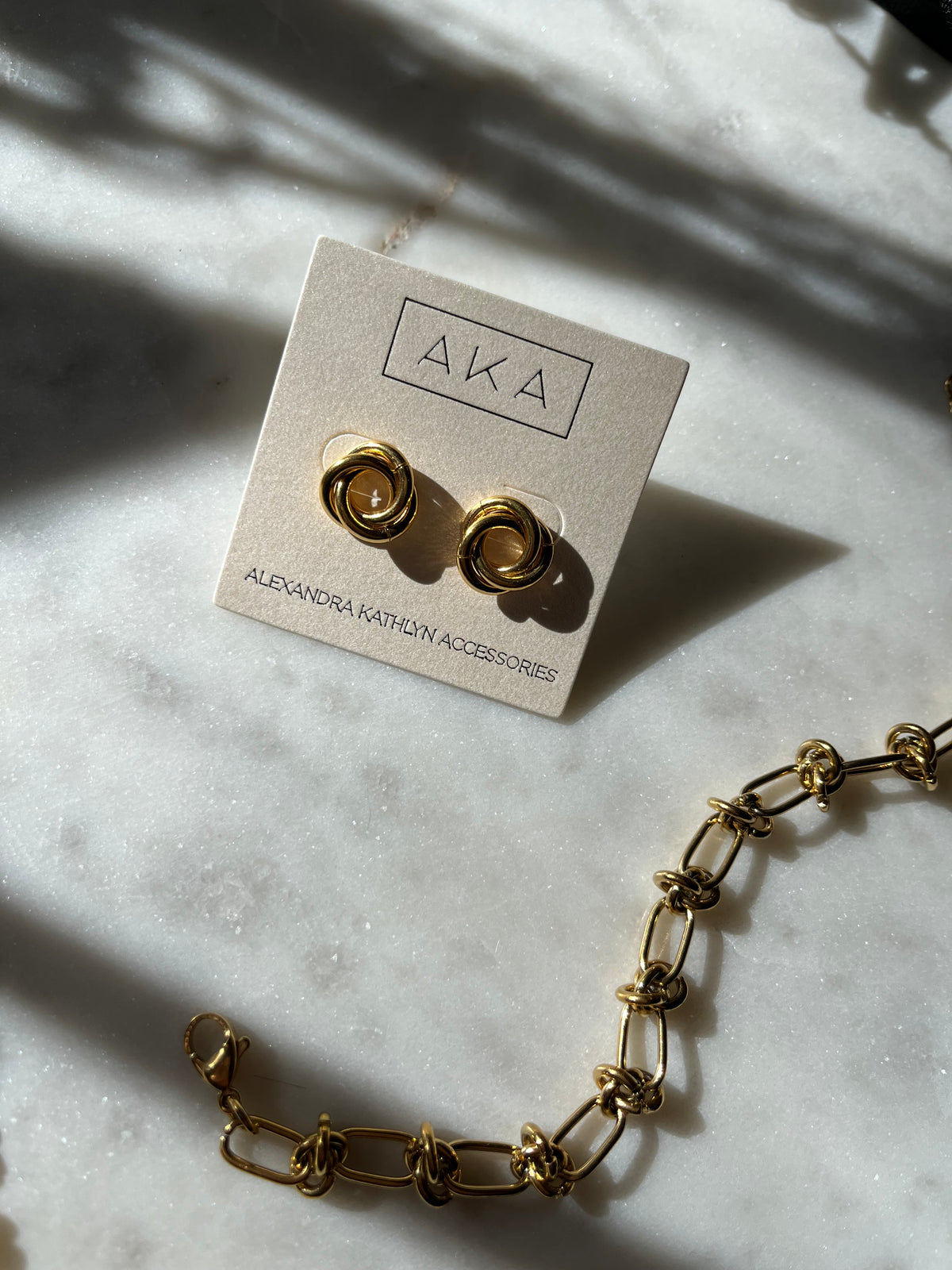 LEVI Gift Set | Interlocking Rings Stud Earrings & Chain Bracelet