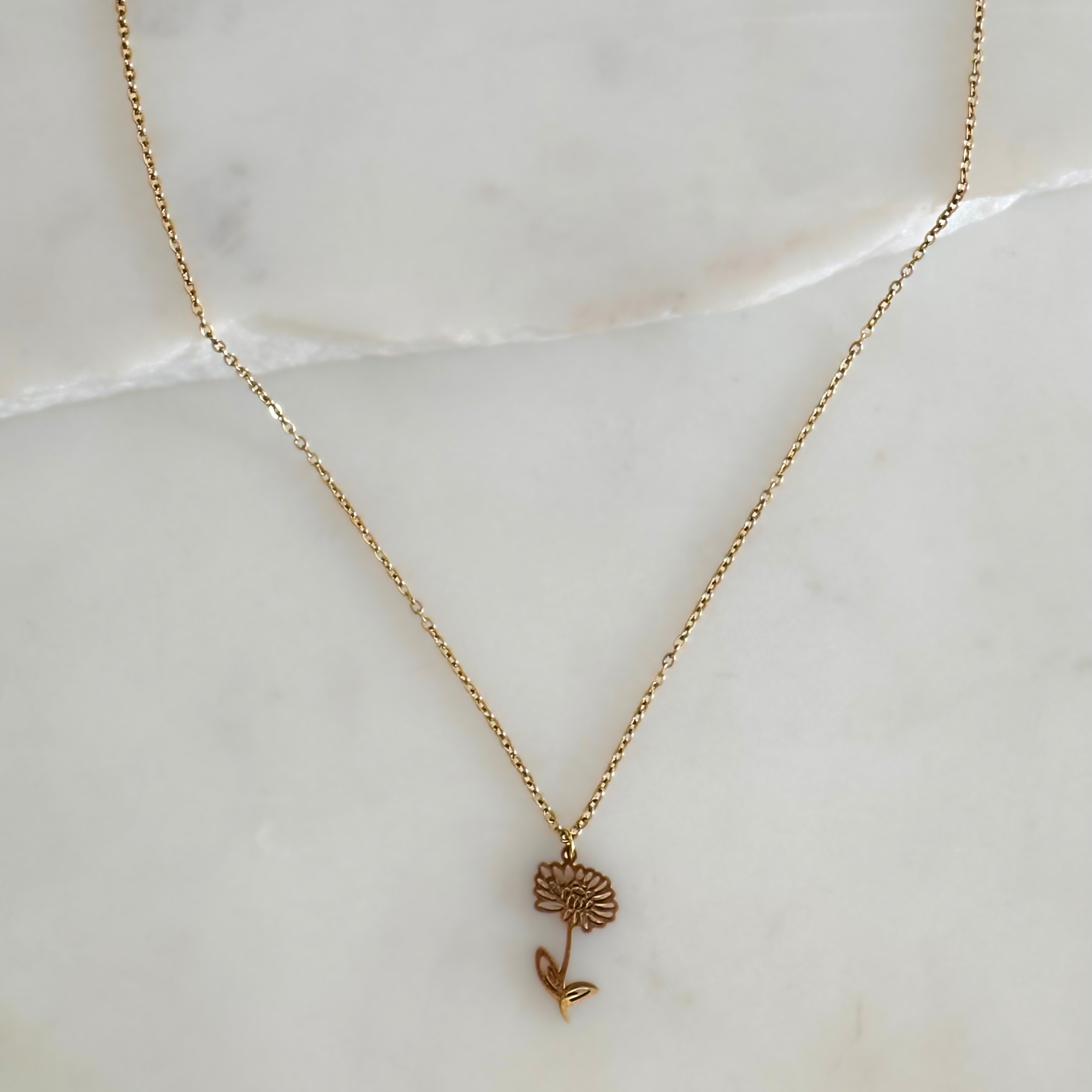 Bloom Simple Flower Necklace