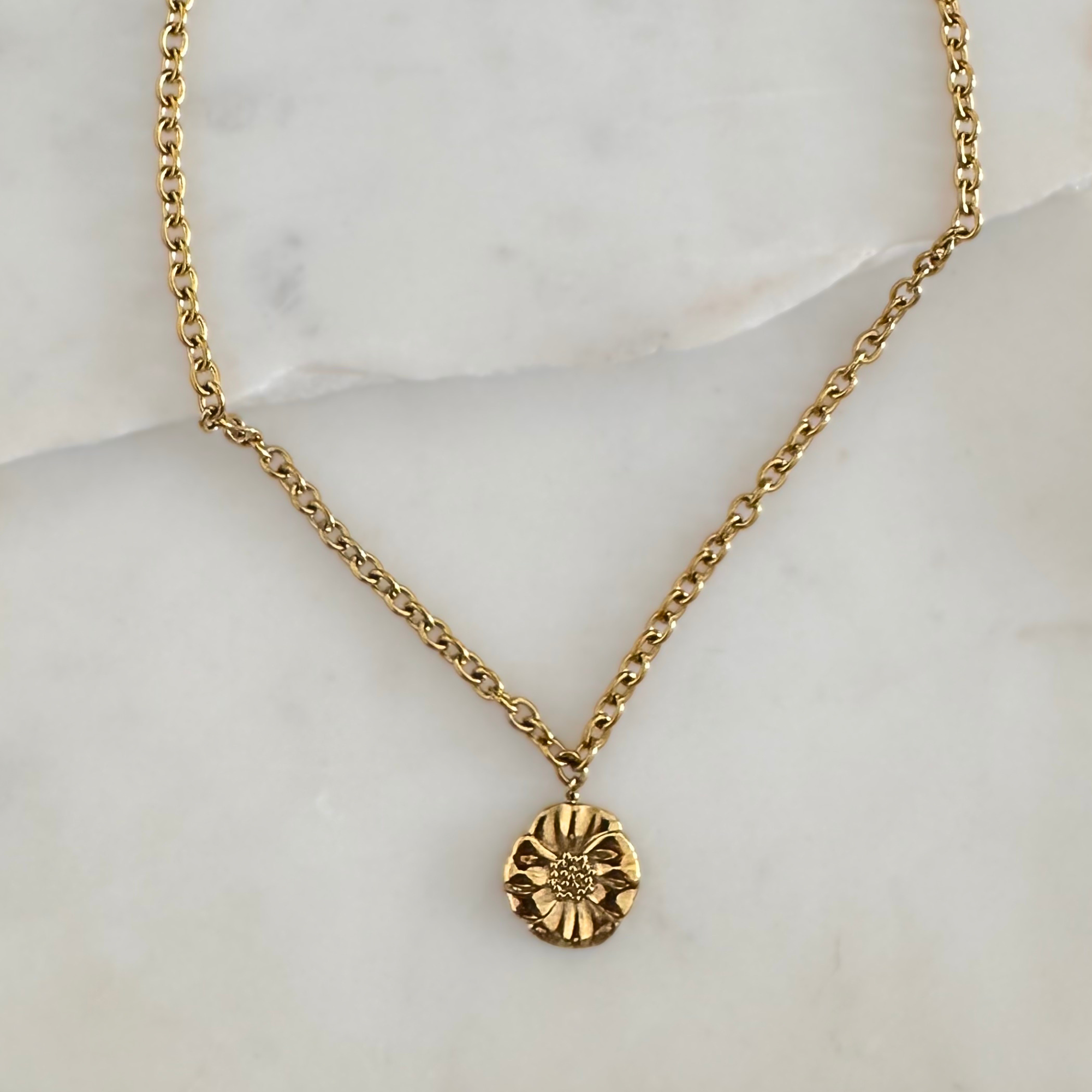 Bold Flower Pendant Necklace