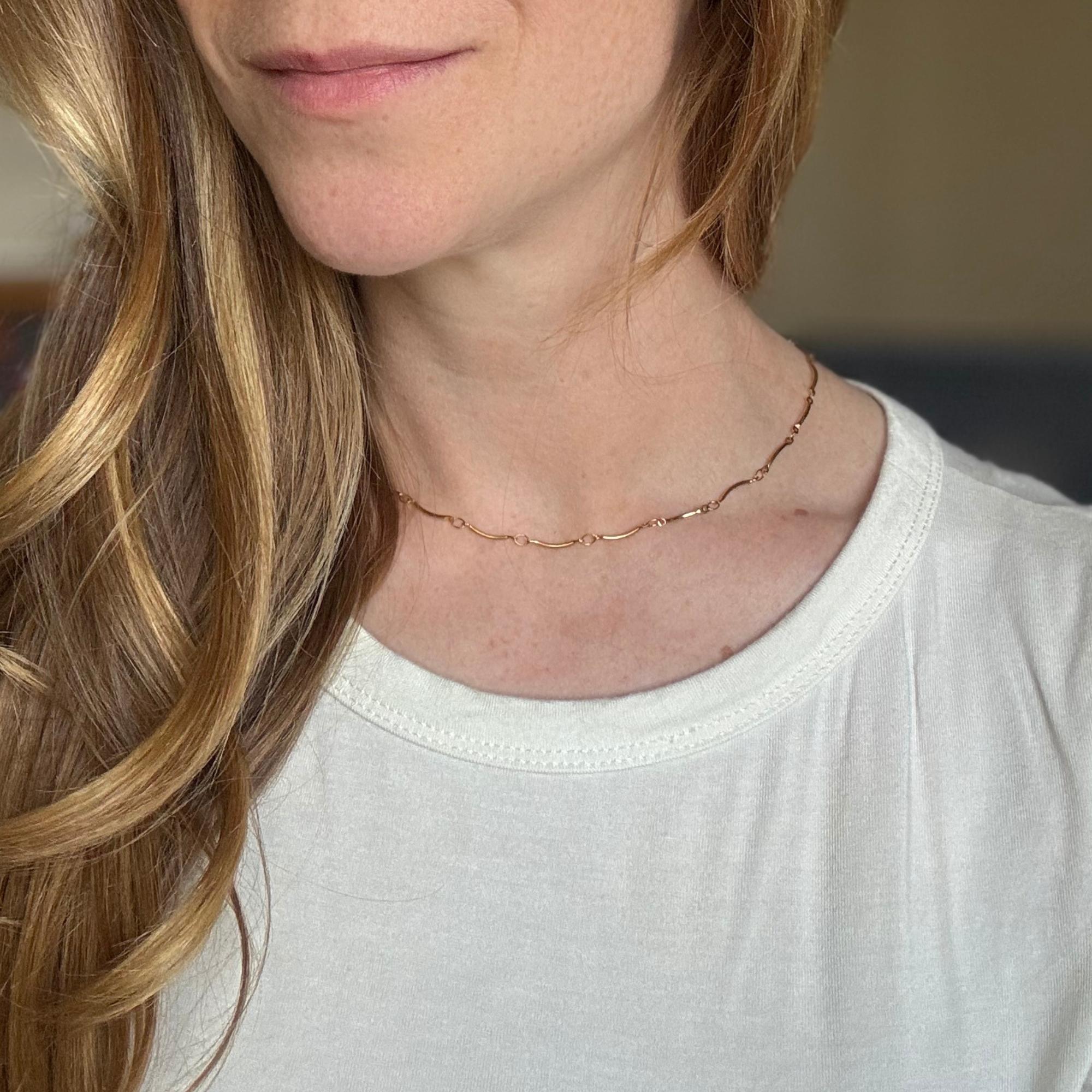Curved Bar Necklace