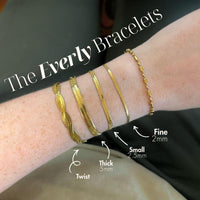 EVERLY | Fine Herringbone Chain Bracelet (6")