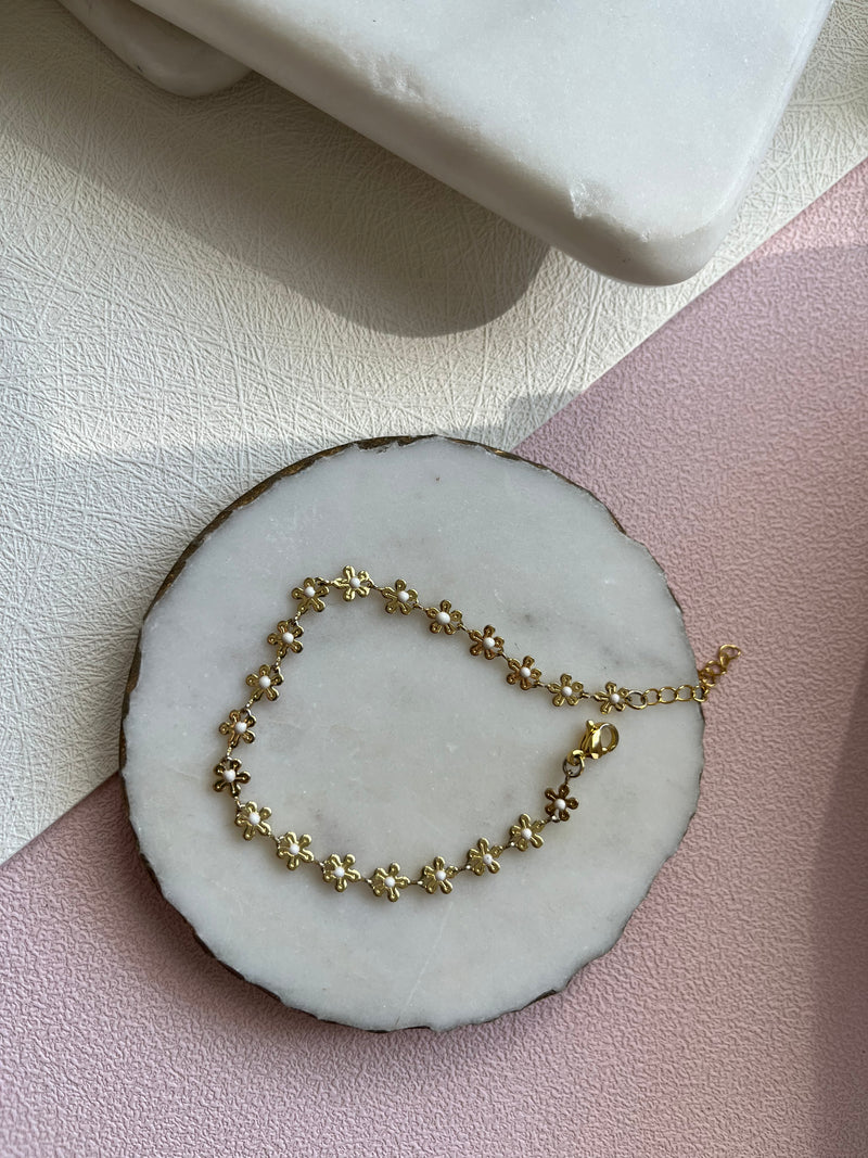 CHLOE | Gold Daisy Chain Bracelet